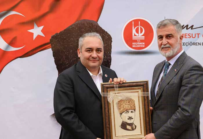 Keçiören Belediye Başkanı Mesut Özarslan özel halk otobüsü şoförlerini ziyaret etti - Resim : 2