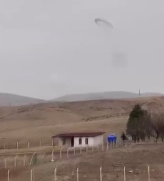 Gölbaşı'nda sığırcık kuşlarının dansı büyüledi