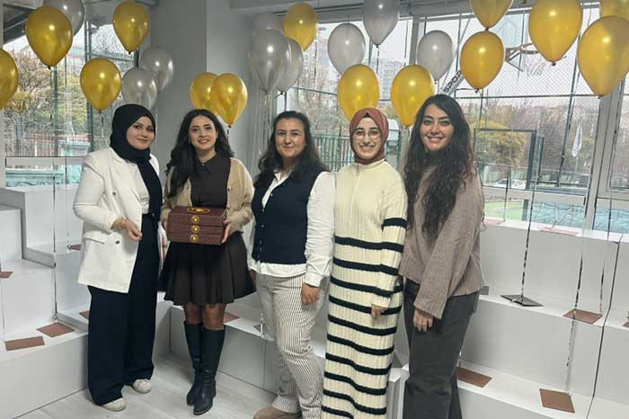 Pursaklar Belediyesi'nden öğretmenlere 24 Kasım için tatlı hediye! - Resim : 3