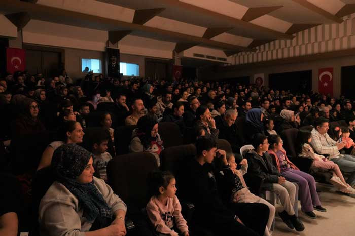 Keçiröen Belediyesi, Tembel Ayşe oyununu 2. kez çocuklarla buluşturdu