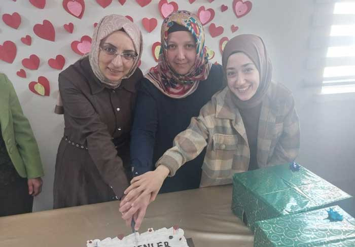 Pursaklar Belediyesi kursiyerleri, Öğretmenler Günü'nü kutladı!