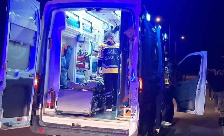 Çorum'da motosiklet kazasında yaralanan 2 kişi hastaneye kaldırıldı
