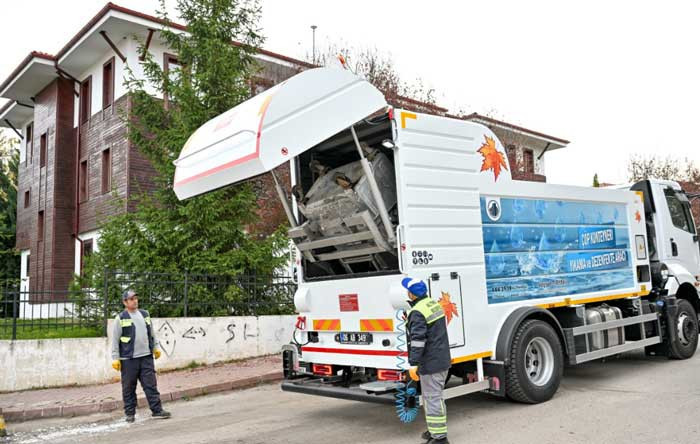 Altındağ Belediyesi ilçe genelinde çöp konteynerlerini temizledi - Resim : 4
