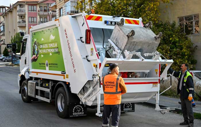 Altındağ Belediyesi ilçe genelinde çöp konteynerlerini temizledi - Resim : 2