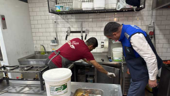 Altındağ Belediyesi'nden gıda denetimi: Sağlıksız ürünler imha edildi! - Resim : 5