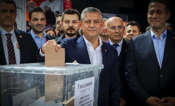 Özgür Özel: Türkiye iktidar hedefini ifade eden CHP'ye hazır olsun