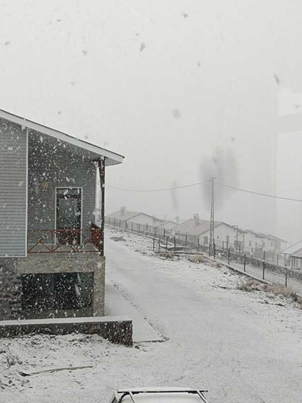 Ankara'da yeni mevsimin ilk karı Beypazarı'na yağdı! - Resim : 2