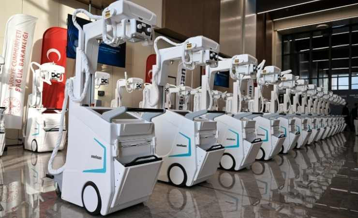 ASELSAN'dan Sağlık Bakanlığı'na yapay zeka destekli mobil dijital röntgen cihazları