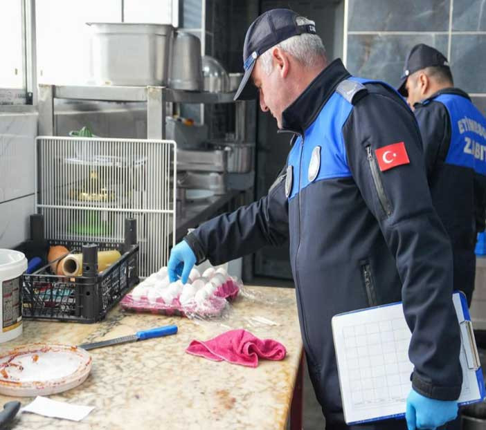 Etimesgut Belediyesi Zabıta ekiplerinden ilçe genelinde kapsamlı denetim!