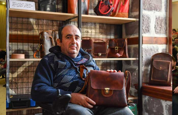 Deri ustası Abakay, Altındağ Belediyesi'nin sanat sokağında engellere meydan okuyor - Resim : 2