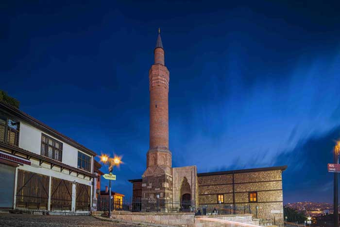 Ankara'nın dünyaca ünlü 800 yıllık tarihi camisi: Hala dimdik ayakta! - Resim : 2