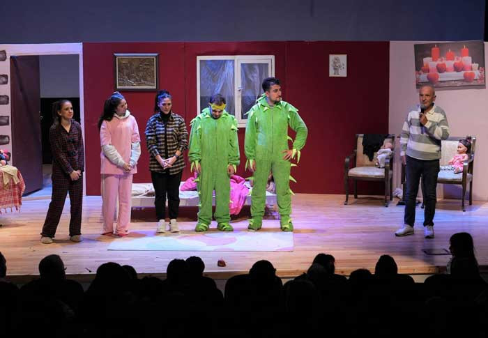 Keçiören Belediyesi Şehir Tiyatroları’nın Tembel Ayşe oyunu kapalı gişe oynamaya devam ediyor - Resim : 2