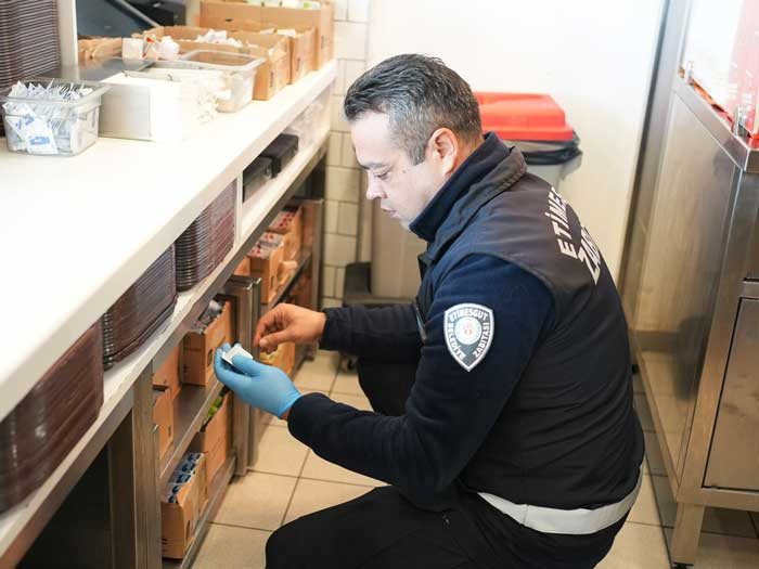 Etimesgut Belediyesi zabıta ekiplerinden ilçe genelinde kapsamlı denetim - Resim : 4