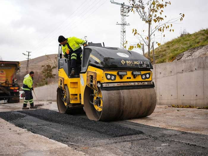 Etimesgut Belediyesi, Piyade, Fevziye ve Ballıkuyumcu Mahallelerinde asfalt çalışması gerçekleştirdi - Resim : 3