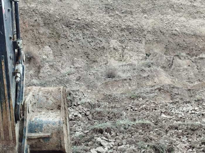 Beypazarı-Adaören yolunda heyelan: Trafiğe kapatıldı