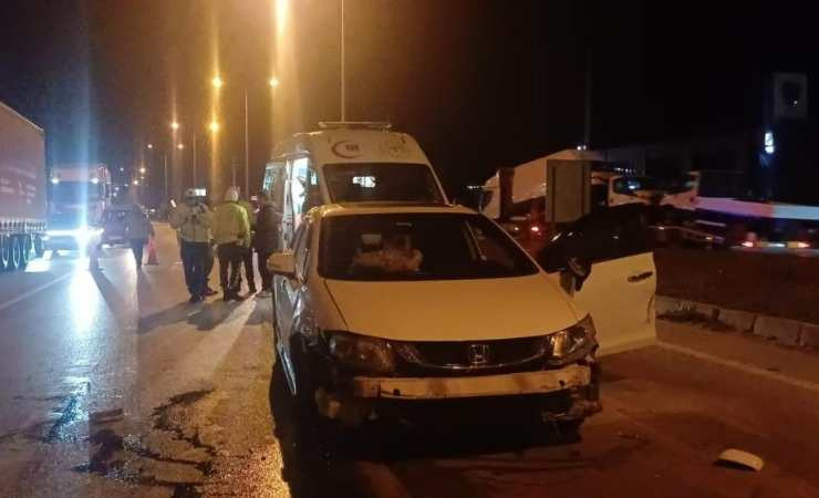 Çorum-Ankara karayolunda trafik kazasında 2 jandarma personeli yaralandı