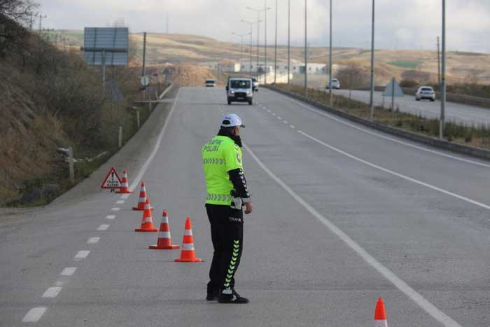 Akyurt'ta zorunlu kış lastiği denetimi yapıldı - Resim : 3