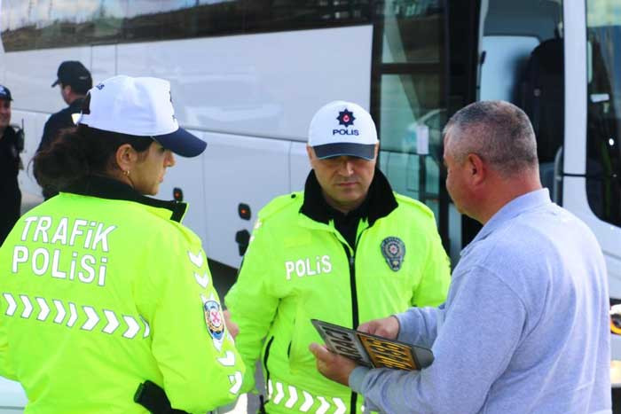 Akyurt'ta zorunlu kış lastiği denetimi yapıldı - Resim : 2