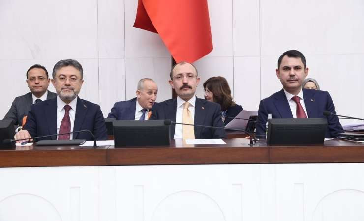 Murat Kurum'dan TBMM'de 500 bin sosyal konut projesi hakkında açıklama