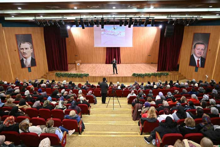 Altındağ Belediye Başkanı Veysel Tiryaki, Altındağlı kadınlarla buluştu - Resim : 2