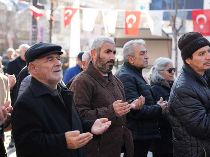 Etimesgut Belediyesi Gülşah Durbay hatırasına lokma ve yemek dağıttı