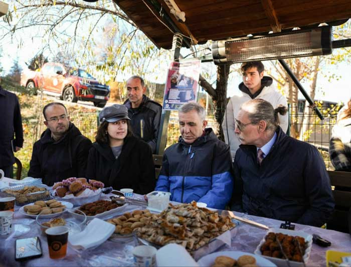 Etimesgut Belediye Başkanı Beşikcioğlu, Turkuaz Mahallesi sakinleriyle bir araya geldi - Resim : 4