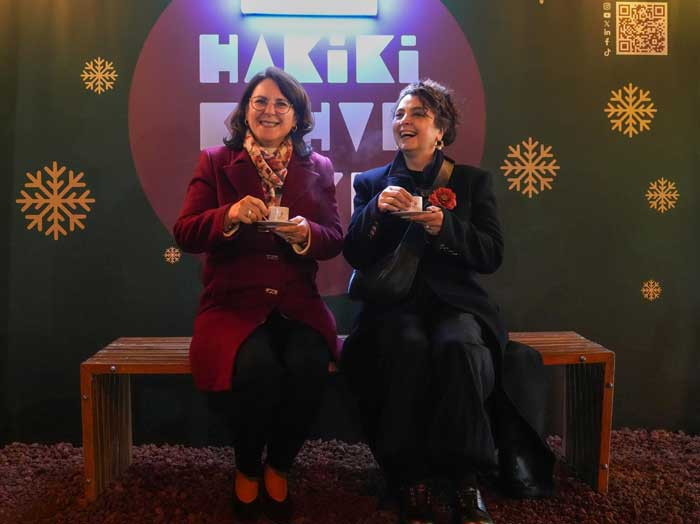 Etimesgut Belediyesi Kadın Emeği Pazarı, yılbaşı coşkusuyla açıldı - Resim : 3