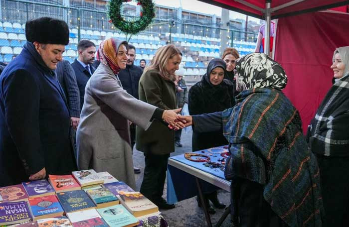 Keçiören Belediyesi'nin Kadın Emeği Yeni Yıl Pazarı açıldı! - Resim : 3