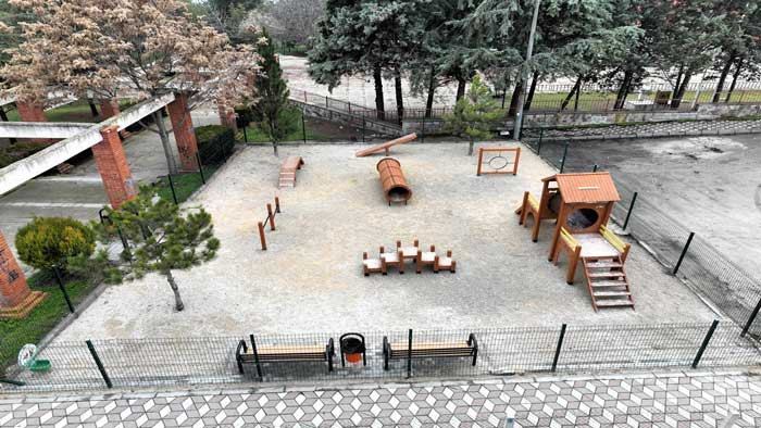 Etimesgut Belediyesi parklarda evcil hayvan parkurları oluşturdu - Resim : 3