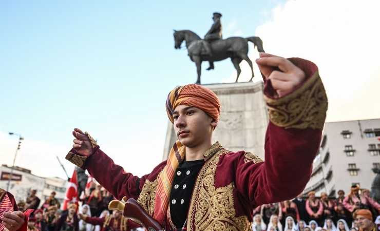 Atatürk'ün Ankara'ya geliş yıl dönümü için Seğmenler Kortej Yürüyüşü yapıldı