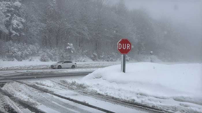 Bolu Dağı’nda kar yağışı yeniden başladı: Ankara istikameti açık