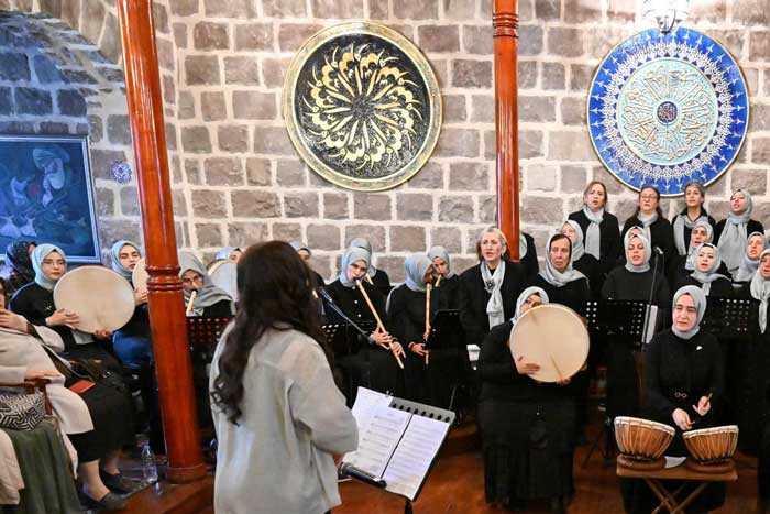 Altındağ Belediyesi, Mevlânâ Celâleddîn-i Rûmi'yi maneviyat dolu konserle andı - Resim : 2