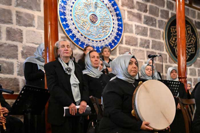 Altındağ Belediyesi, Mevlânâ Celâleddîn-i Rûmi'yi maneviyat dolu konserle andı - Resim : 3