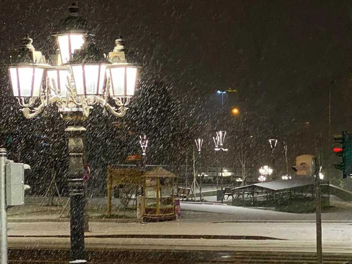 Ankara yeni yıla kar yağışı ile merhaba dedi