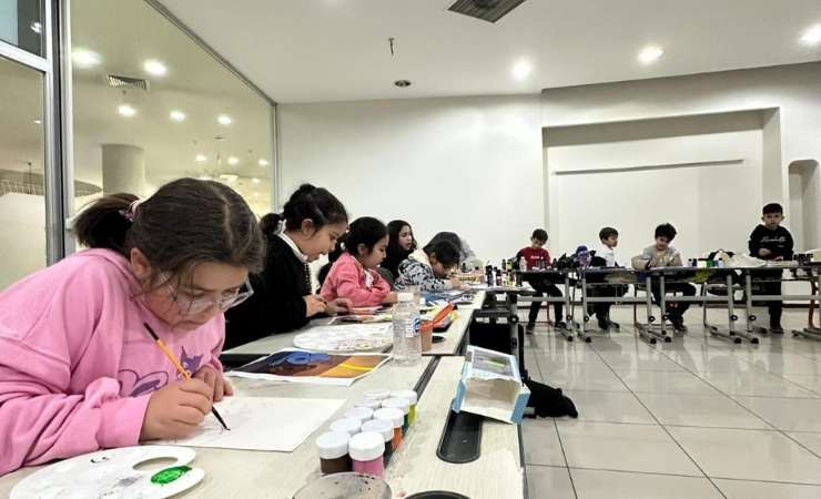 Pursaklar Belediyesi Yaşam Merkezi'nde çocuklar yeteneklerini keşfediyorlar