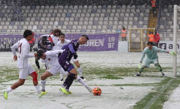 Mame Diouf yıldızlaştı, Emre Gökdemir İnşaat Ankara Keçiörengücü’nden kar altında 5 gol