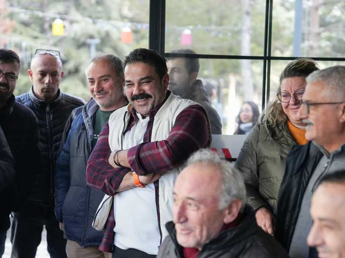 Etimesgut Belediye Başkanı Erdal Beşikcioğlu, Atakent Mahallesi’nde saha çalışması gerçekleştirdi - Resim : 2