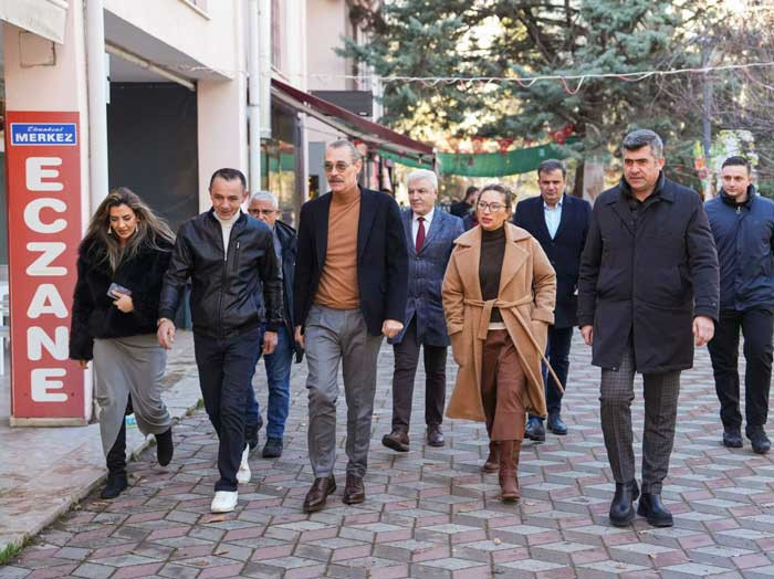 Etimesgut Belediye Başkanı Erdal Beşikcioğlu, Atakent Mahallesi’nde saha çalışması gerçekleştirdi - Resim : 3