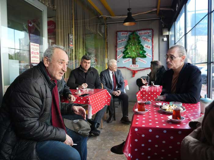 Etimesgut Belediye Başkanı Erdal Beşikcioğlu, Atakent Mahallesi’nde saha çalışması gerçekleştirdi