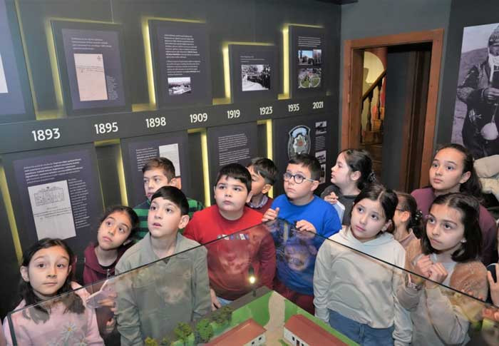 İlkokul öğrencilerinden Keçiören Belediyesi Atatürk Ankara Milli Mücadele Müzesi'ne anlamlı ziyaret - Resim : 4