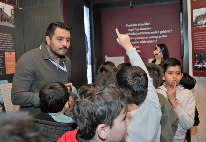 İlkokul öğrencilerinden Keçiören Belediyesi Atatürk Ankara Milli Mücadele Müzesi'ne anlamlı ziyaret
