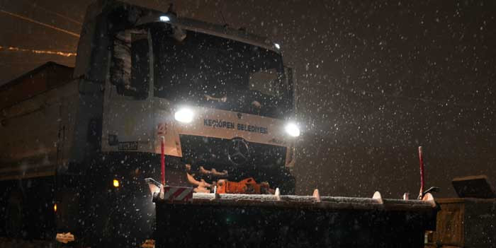 Keçiören Belediyesi ekiplerinden karla mücadele seferberliği - Resim : 3