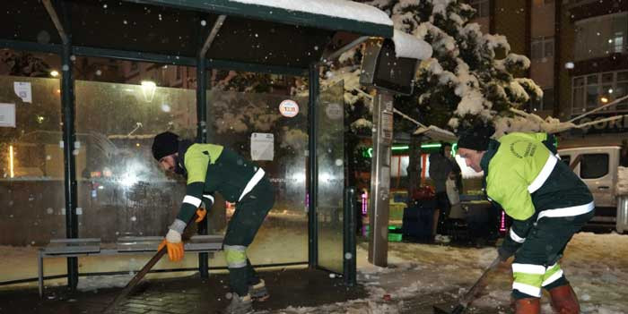 Keçiören Belediyesi ekiplerinden karla mücadele seferberliği - Resim : 2
