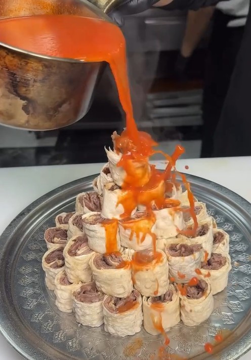 Bundan sonra Ankara'nın simgesi Atakule değil, d&ouml;ner kule olacak! Bu lezzeti tatmayan bin pişman
