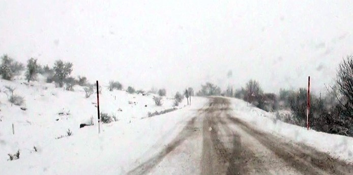 Beypazarı'nda ekiplerin karla mücadelesi sürüyor - Resim : 2