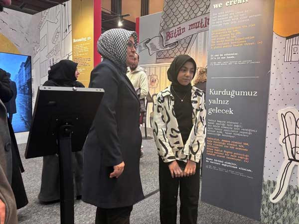 Bütün Mutlu Aileler Birbirine Benzer’ sergisi ziyarete açıldı