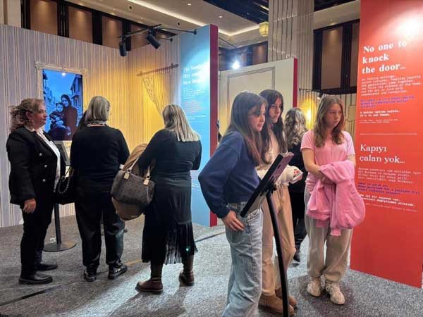 Bütün Mutlu Aileler Birbirine Benzer’ sergisi ziyarete açıldı - Resim : 2