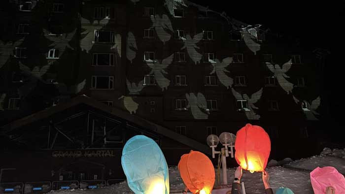 Kartalkaya faciasının birinci yıldönümünde hayatını kaybedenler otel önünde anıldı