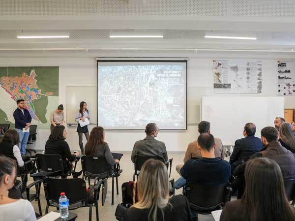 Etimesgut Belediye Başkanı Beşikcioğlu, Eryaman için hazırlaran bisikletli ulaşım projelerinin sunumuna katıldı