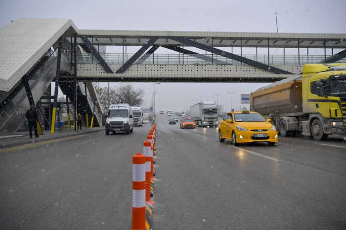 ABB, AVM &ouml;nlerindeki trafiğe m&uuml;dahaleyi s&uuml;rd&uuml;r&uuml;yor: Ankamall &ouml;n&uuml;nde &ccedil;alışma başladı - Resim : 3